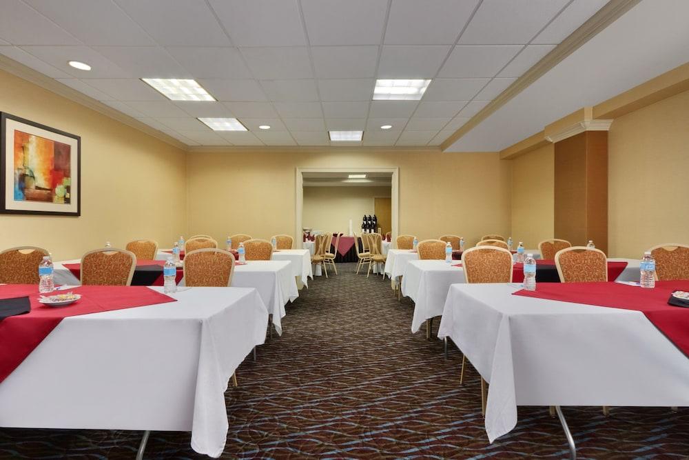 Comfort Inn & Suites Glen Mills - West Chester Dış mekan fotoğraf