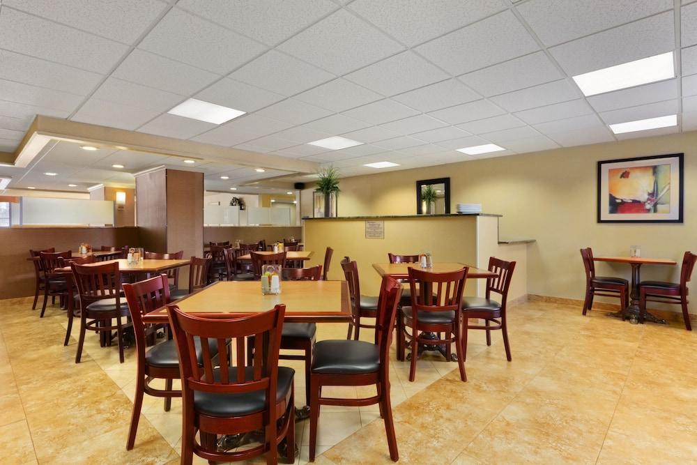 Comfort Inn & Suites Glen Mills - West Chester Dış mekan fotoğraf