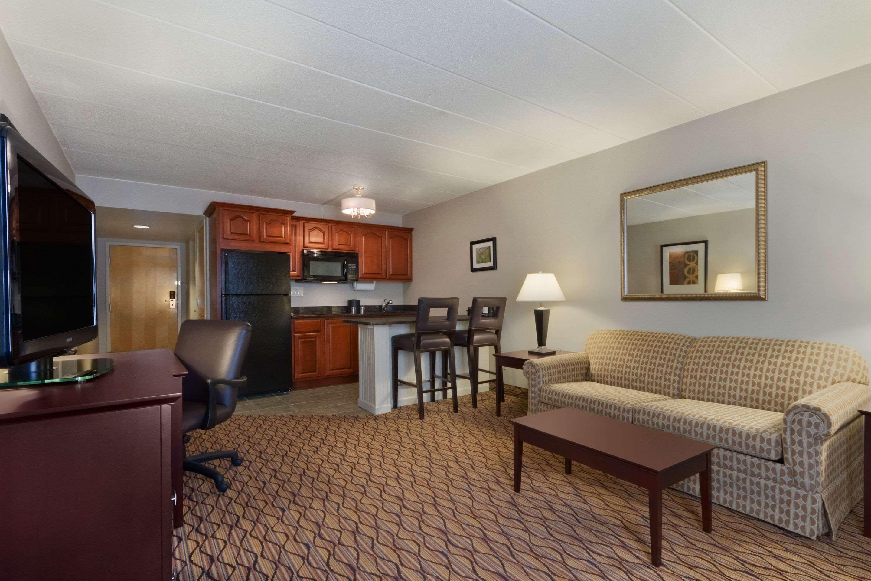 Comfort Inn & Suites Glen Mills - West Chester Dış mekan fotoğraf