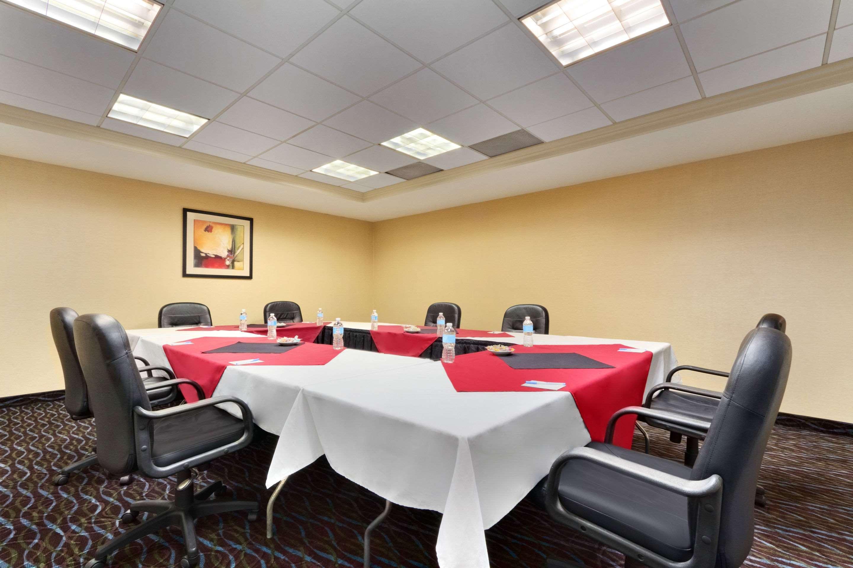 Comfort Inn & Suites Glen Mills - West Chester Dış mekan fotoğraf