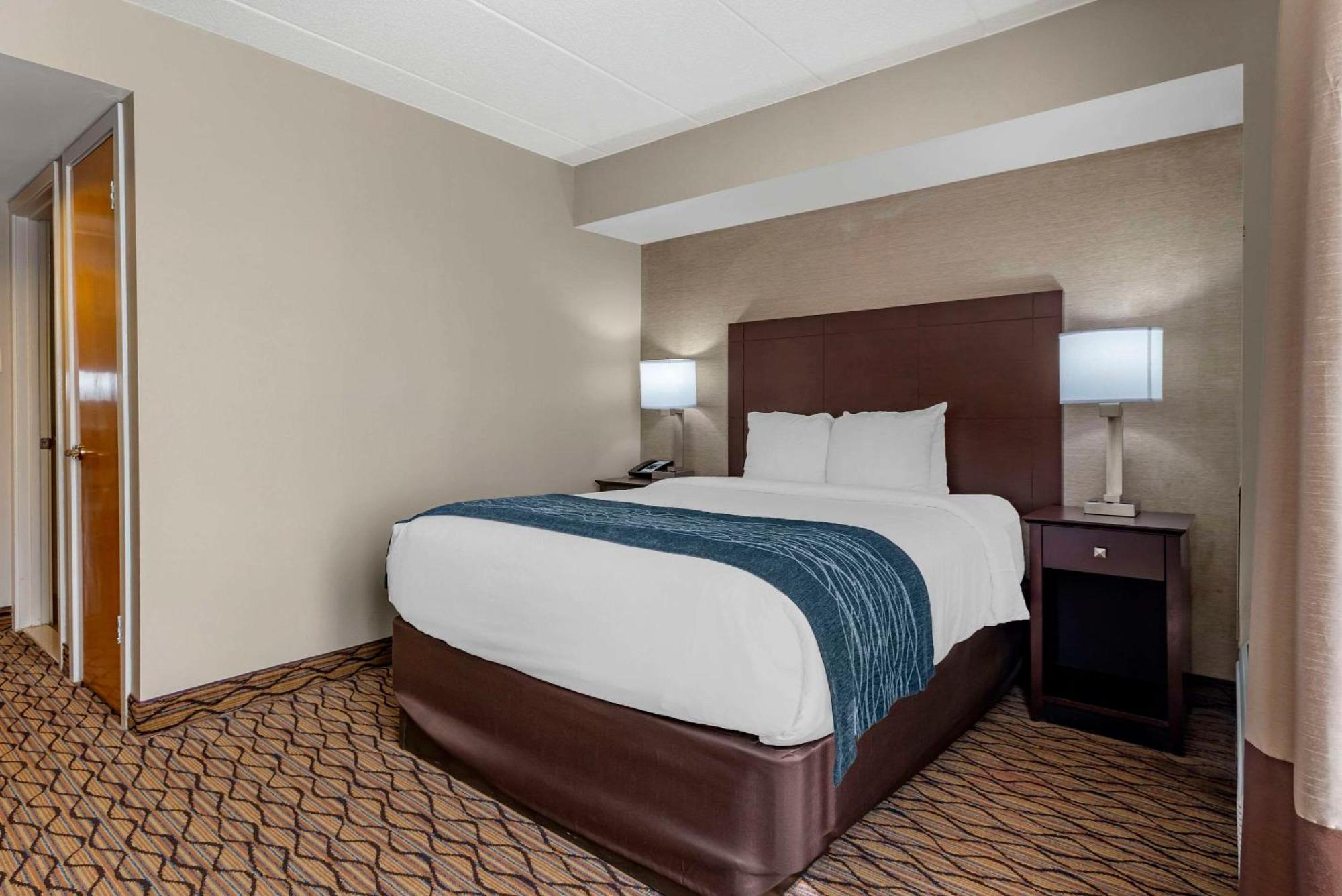 Comfort Inn & Suites Glen Mills - West Chester Dış mekan fotoğraf
