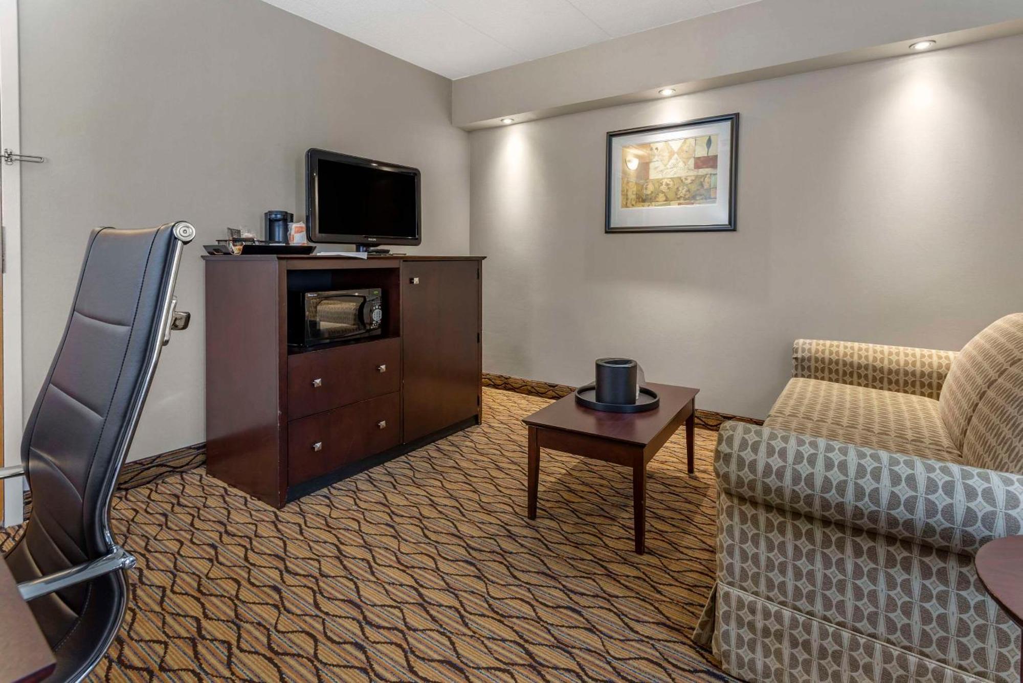 Comfort Inn & Suites Glen Mills - West Chester Dış mekan fotoğraf
