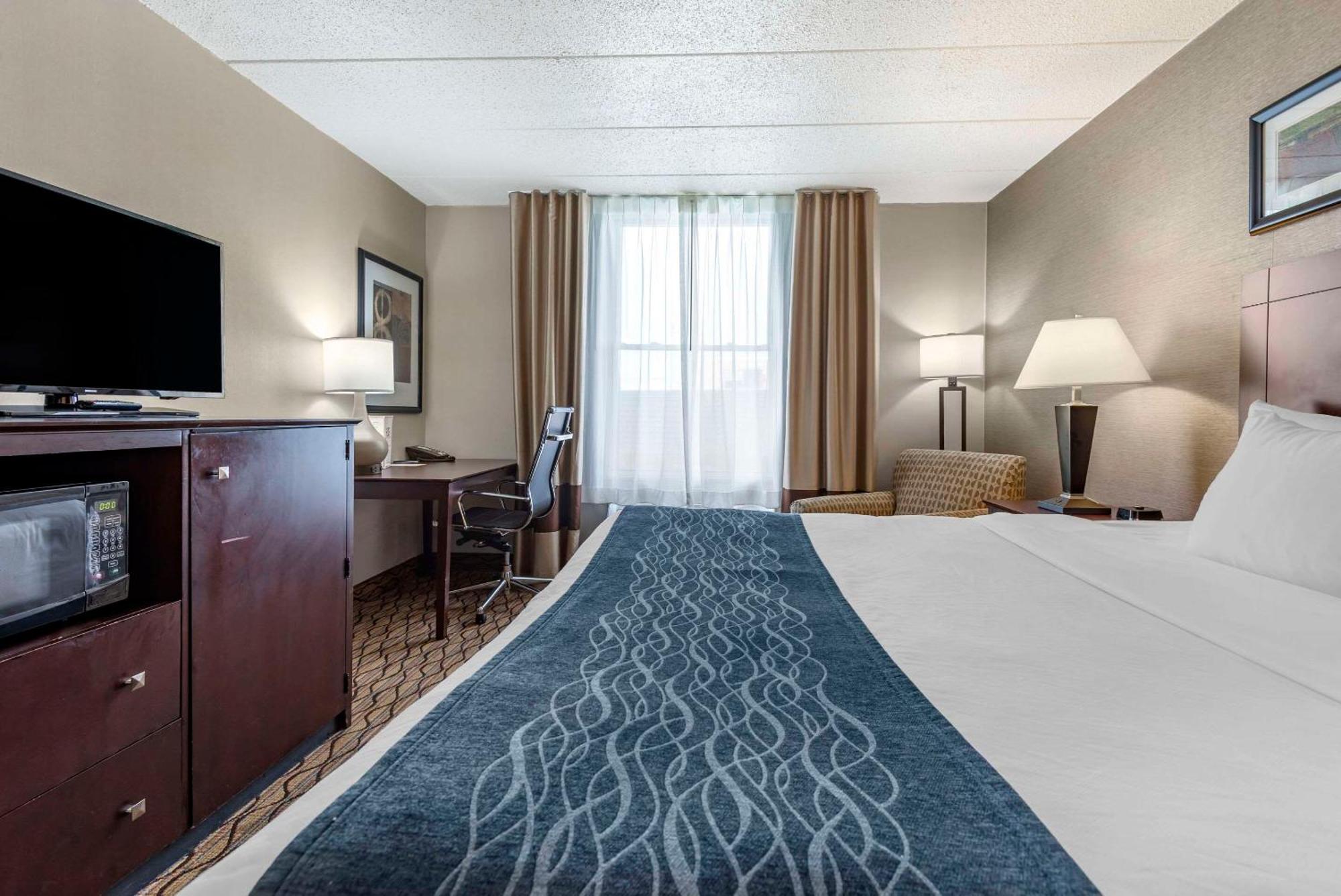 Comfort Inn & Suites Glen Mills - West Chester Dış mekan fotoğraf