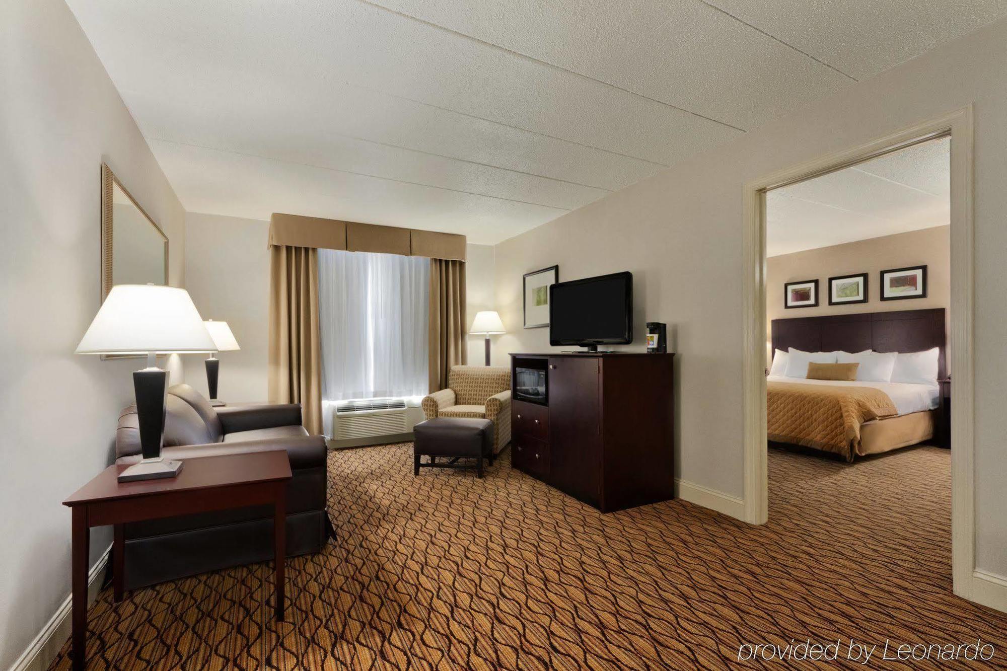 Comfort Inn & Suites Glen Mills - West Chester Dış mekan fotoğraf